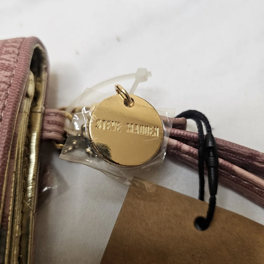 Steve Madden Pink Floral Wristlet - Picture 4 of 11